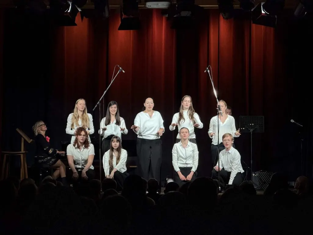 Oberstufenchor beim Konzert im Lustspielhaus