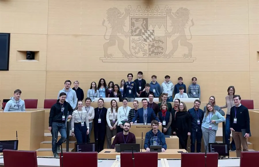 Schülergruppe im Plenarsaal des Bayerischen Landtags